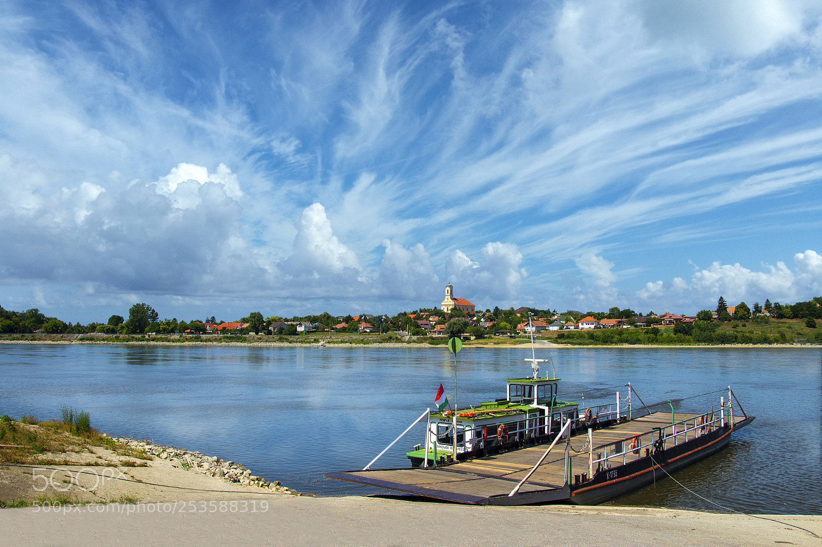 Canon EOS 650D (EOS Rebel T4i / EOS Kiss X6i) sample photo. Danube ferry photography