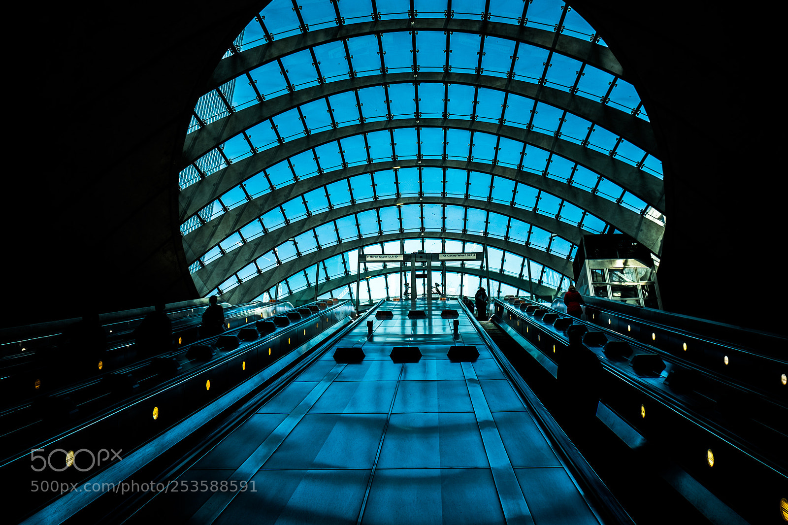 Fujifilm X-T10 sample photo. Canary wharf photography
