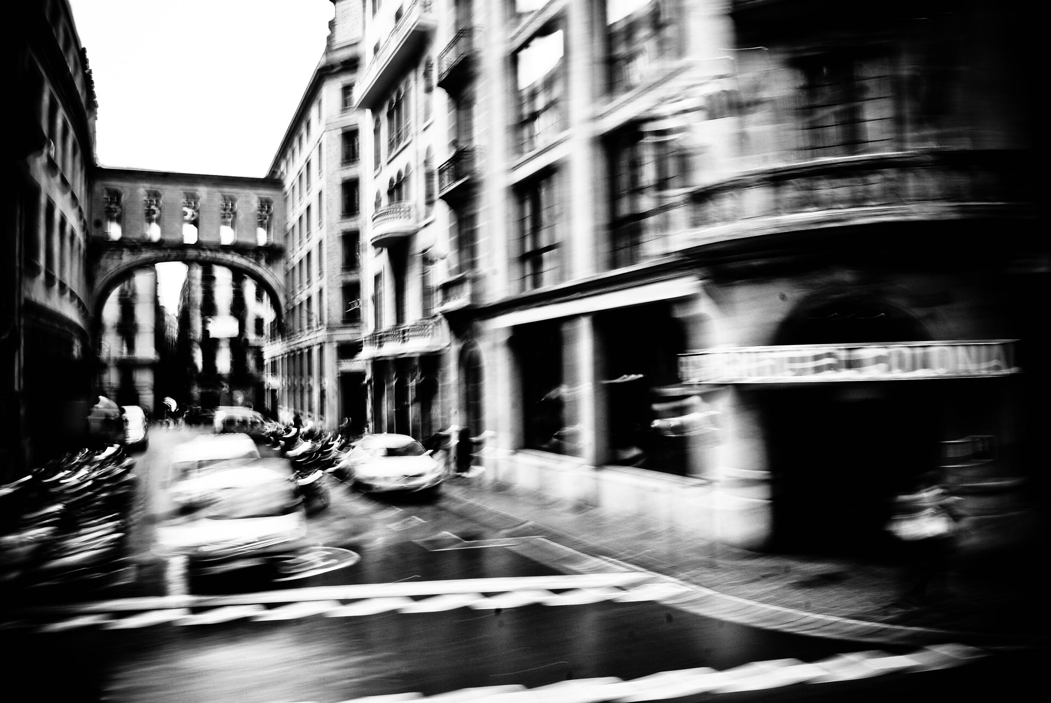 Sony Alpha DSLR-A330 sample photo. Blurred city photography