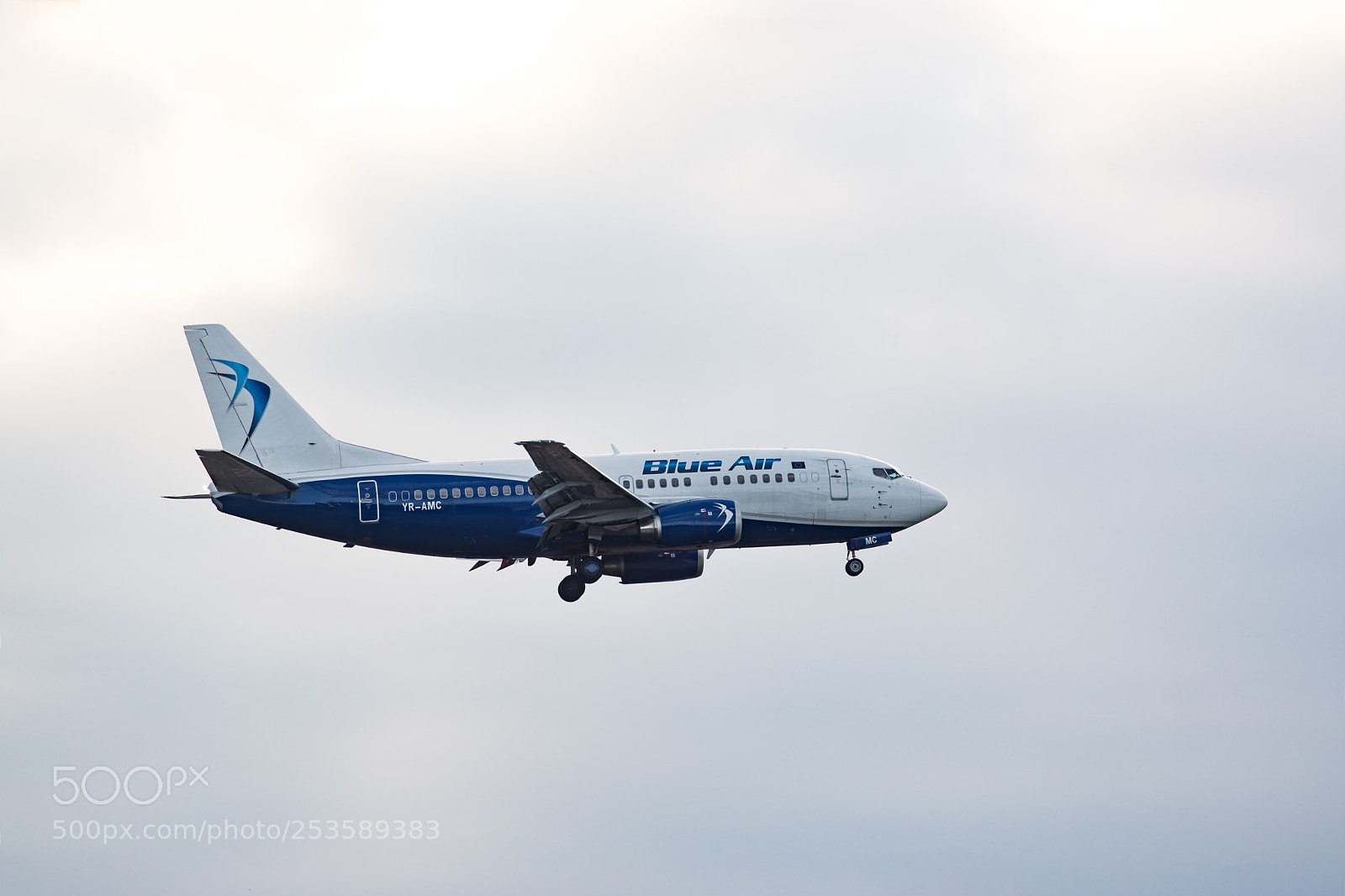 Sony SLT-A68 sample photo. Blue air, boeing 737 photography