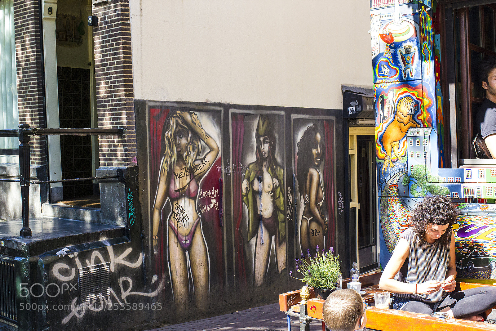 Canon EOS 550D (EOS Rebel T2i / EOS Kiss X4) sample photo. Coffeeshop terrace photography