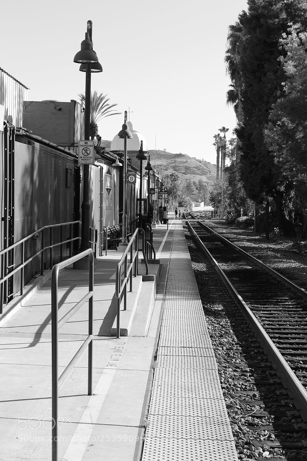 Canon EOS 1300D (EOS Rebel T6 / EOS Kiss X80) sample photo. Train depot photography