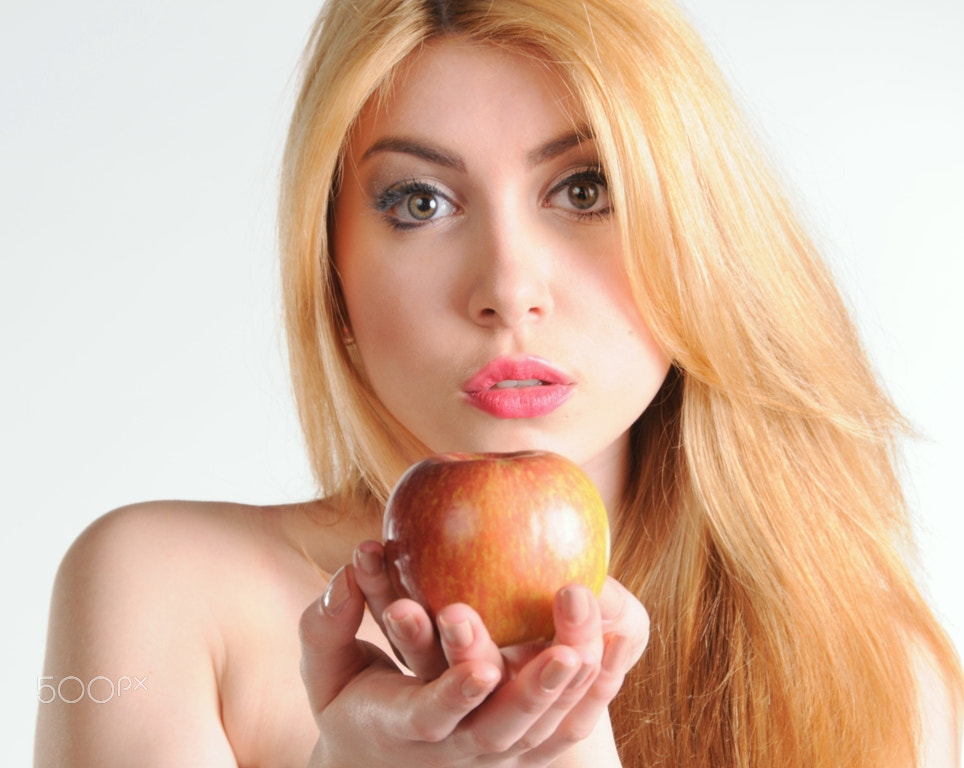 Nikon D300 sample photo. Nur ein apfel und sonst nichts ....... photography