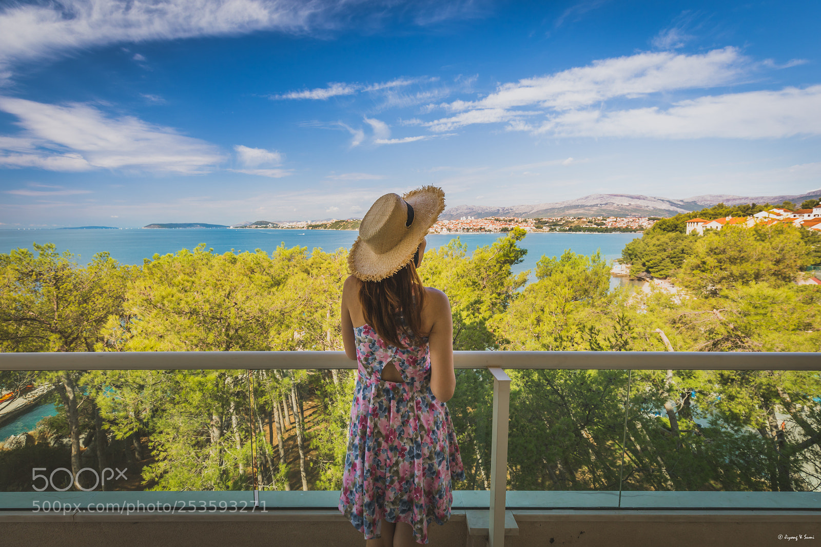Canon EOS 5D Mark IV sample photo. Relaxing in split photography