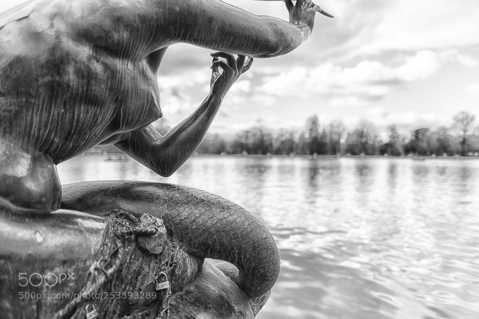Canon EOS 5D Mark IV sample photo. Nude sculpture photography