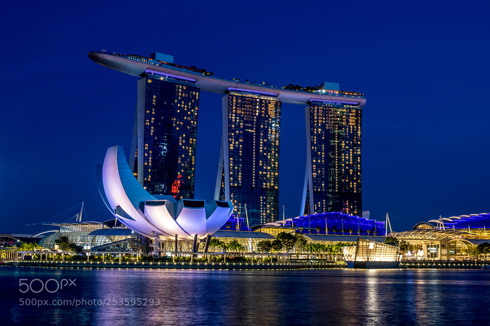 Canon EOS 750D (EOS Rebel T6i / EOS Kiss X8i) sample photo. Marina bay sands, singapore photography