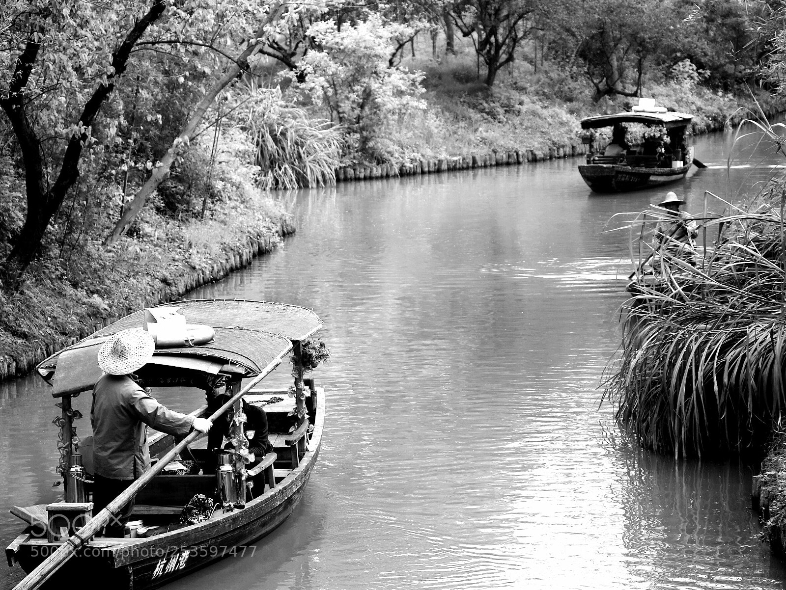 Canon EOS 760D (EOS Rebel T6s / EOS 8000D) sample photo. Boat in revier photography
