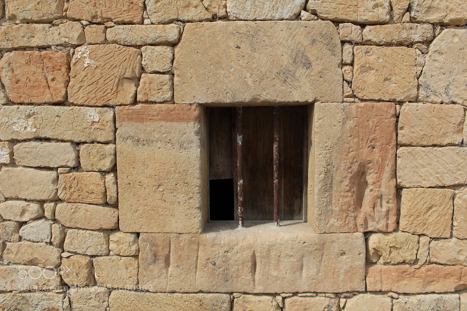 Canon EOS 1300D (EOS Rebel T6 / EOS Kiss X80) sample photo. Ventana cl sica con photography