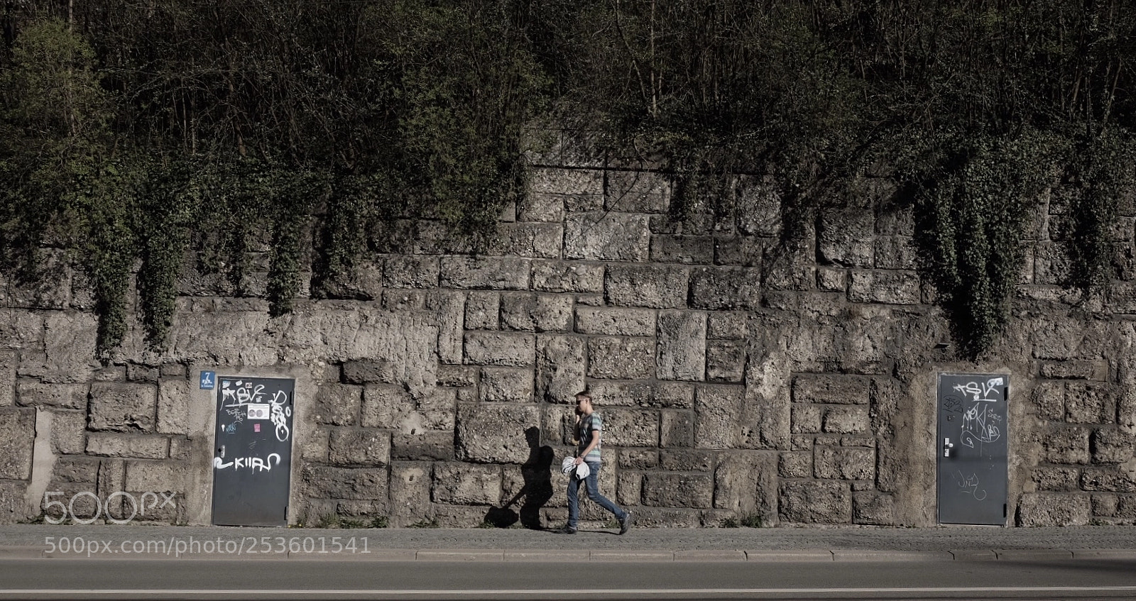 Fujifilm X-T10 sample photo. Pedestrian photography