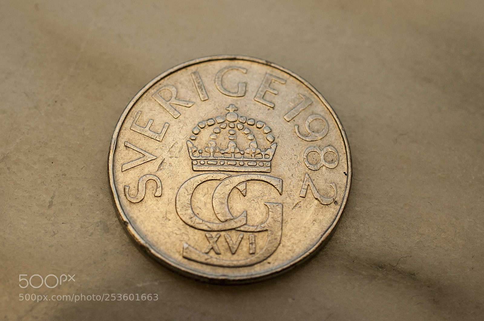 Nikon D700 sample photo. Swedish coin five crowns photography