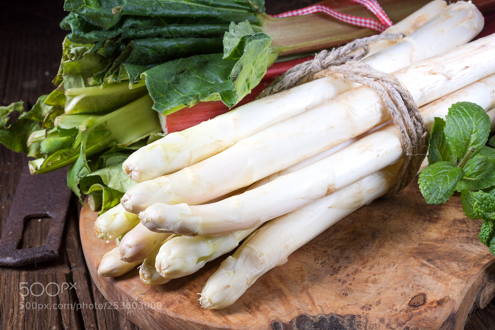 Nikon D810 sample photo. Delicious white asparagus photography
