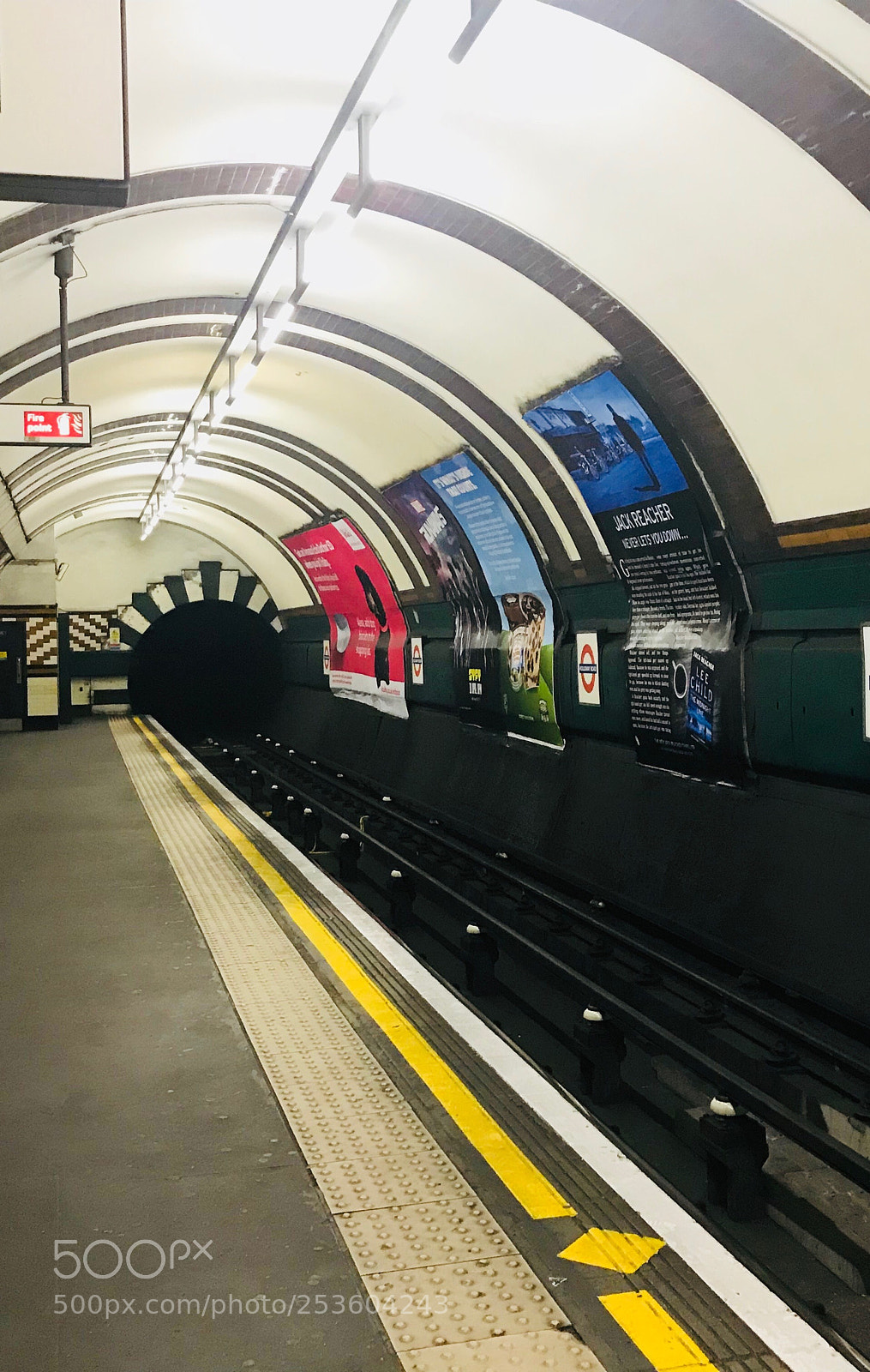 Apple iPhone 7 sample photo. The tube photography