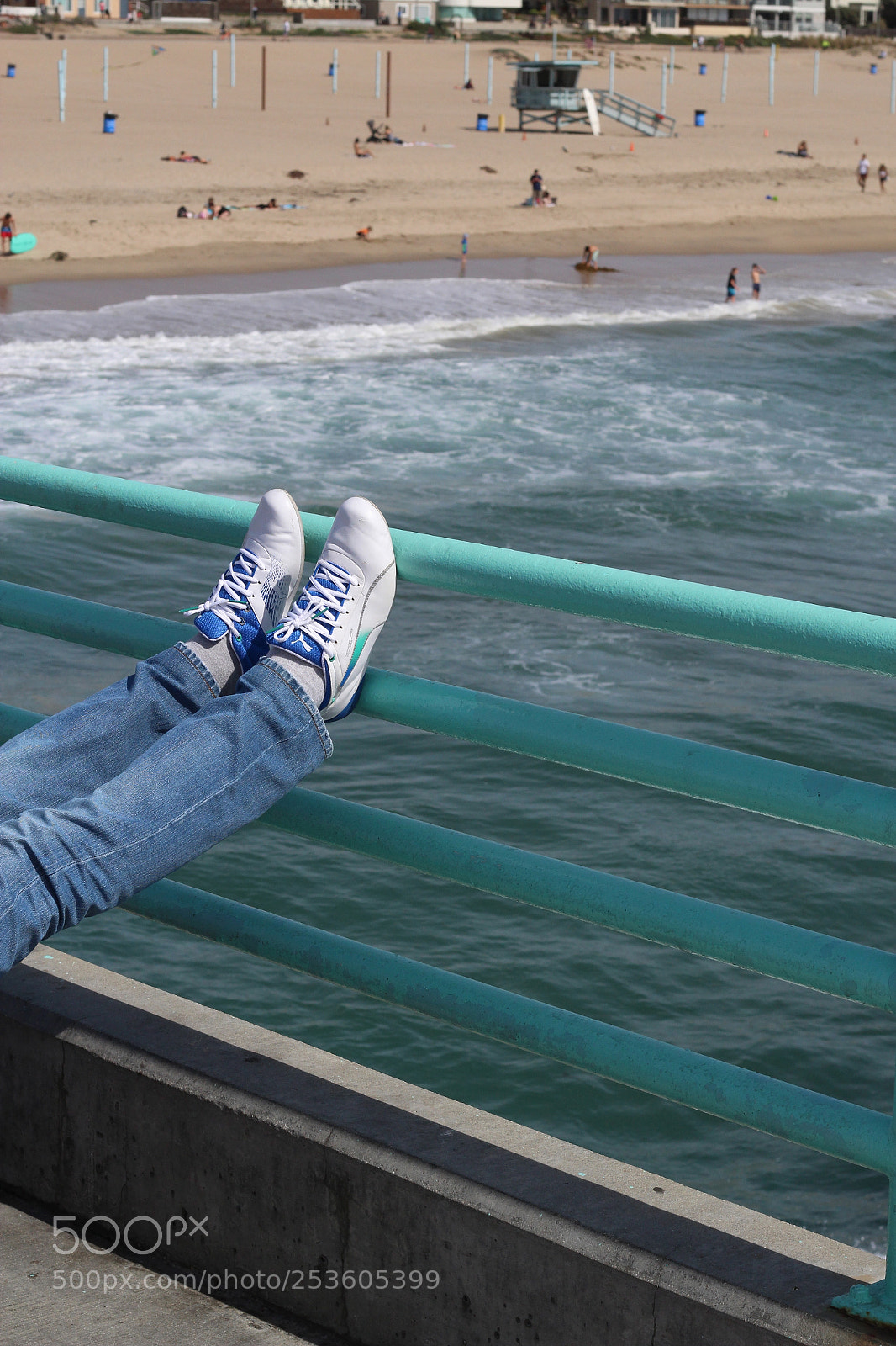 Canon EOS 1200D (EOS Rebel T5 / EOS Kiss X70 / EOS Hi) sample photo. Blue shoes photography