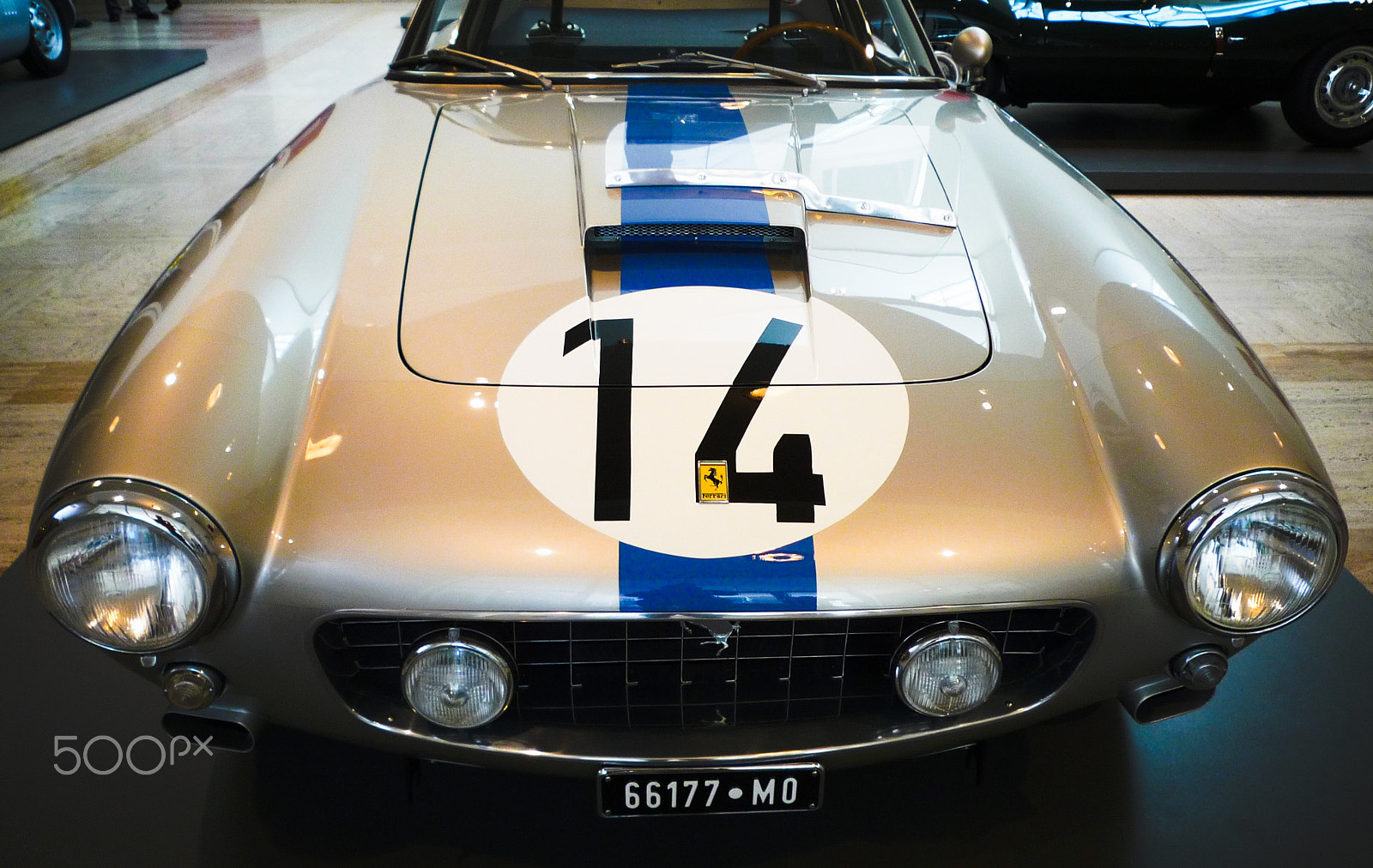 Leica D-LUX sample photo. Ferrari lusso photography