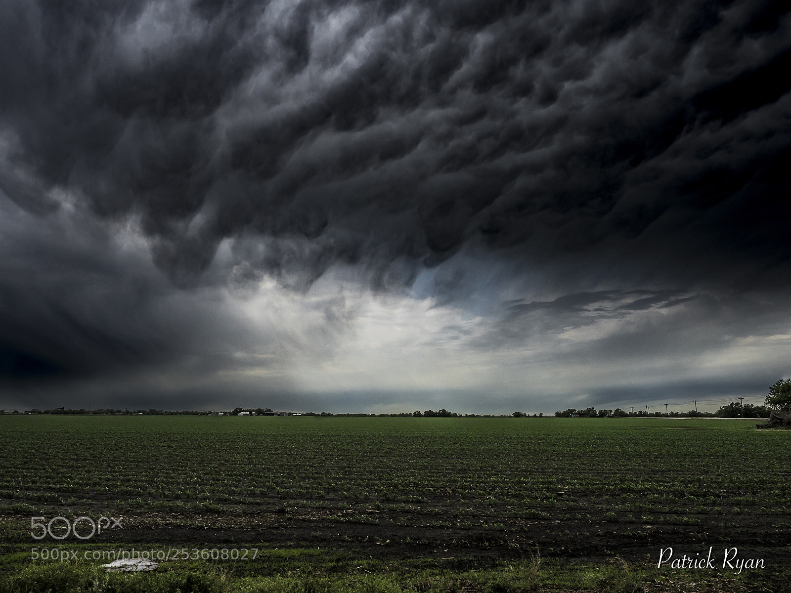 Olympus OM-D E-M5 II sample photo. Dark clouds photography