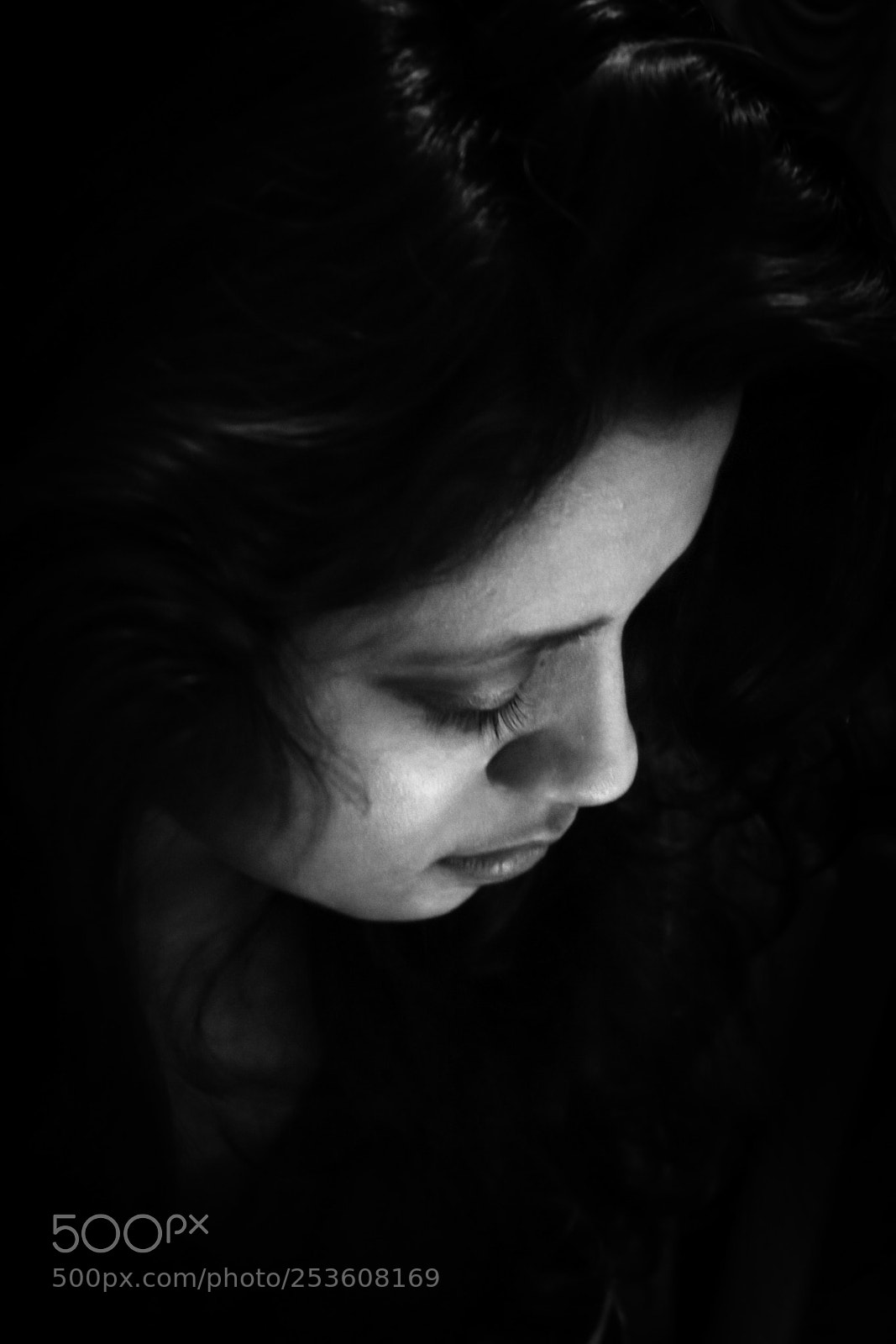 Canon EOS 750D (EOS Rebel T6i / EOS Kiss X8i) sample photo. Shinning through the darkness photography