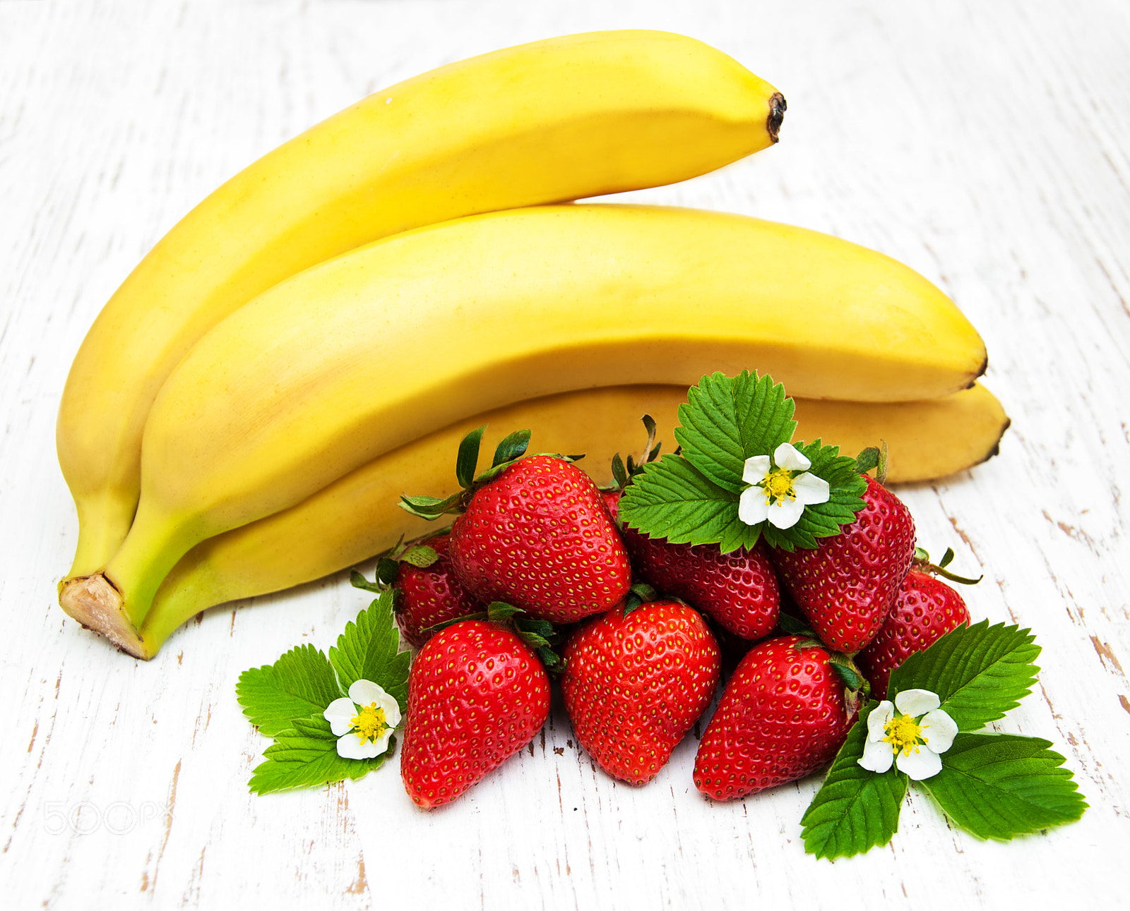 Nikon D90 sample photo. Bananas and strawberries photography