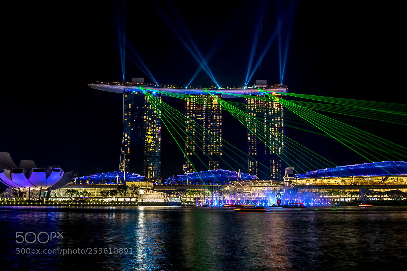 Canon EOS 750D (EOS Rebel T6i / EOS Kiss X8i) sample photo. Laser show at marina photography