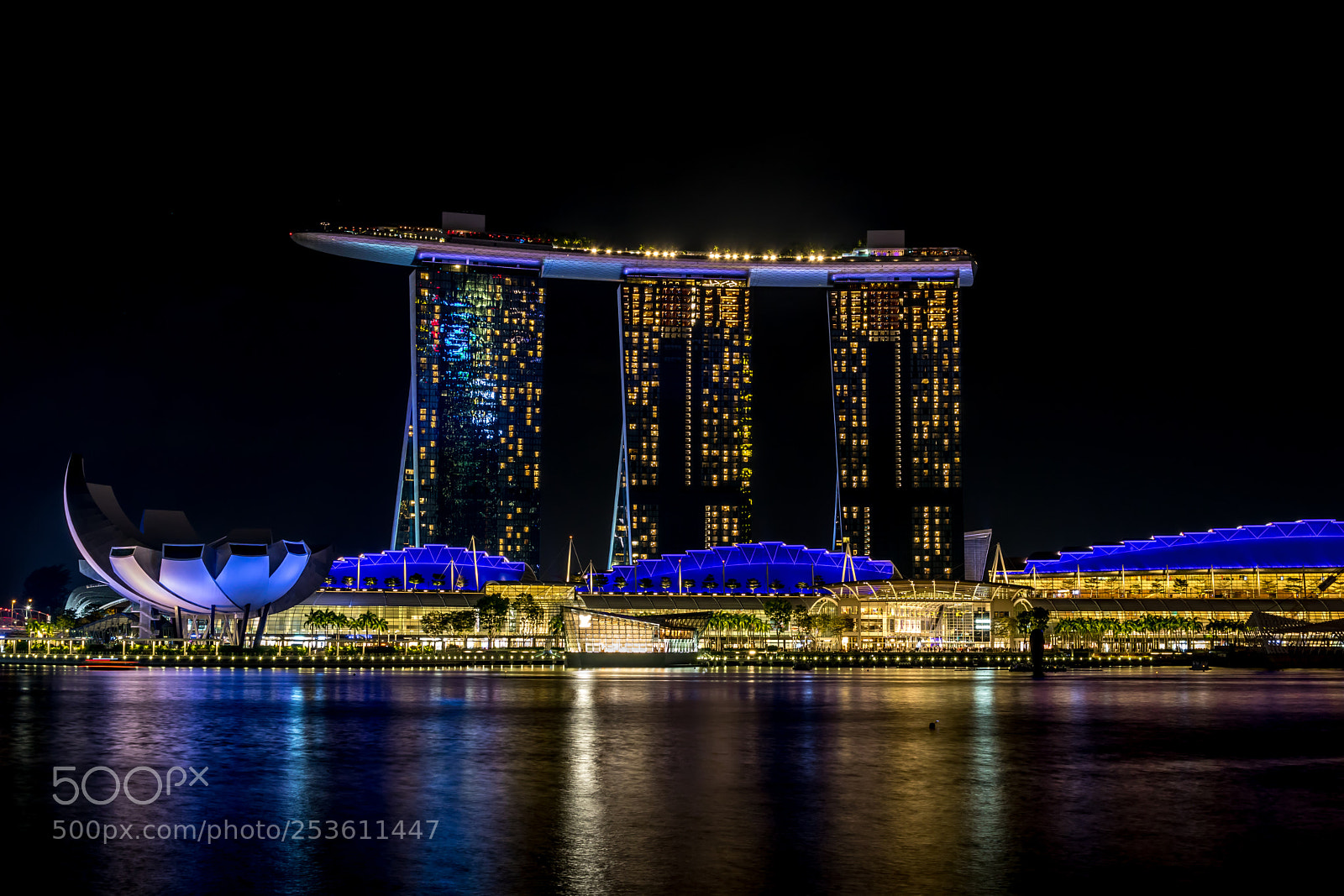 Canon EOS 750D (EOS Rebel T6i / EOS Kiss X8i) sample photo. Marina bay sands, singapore photography