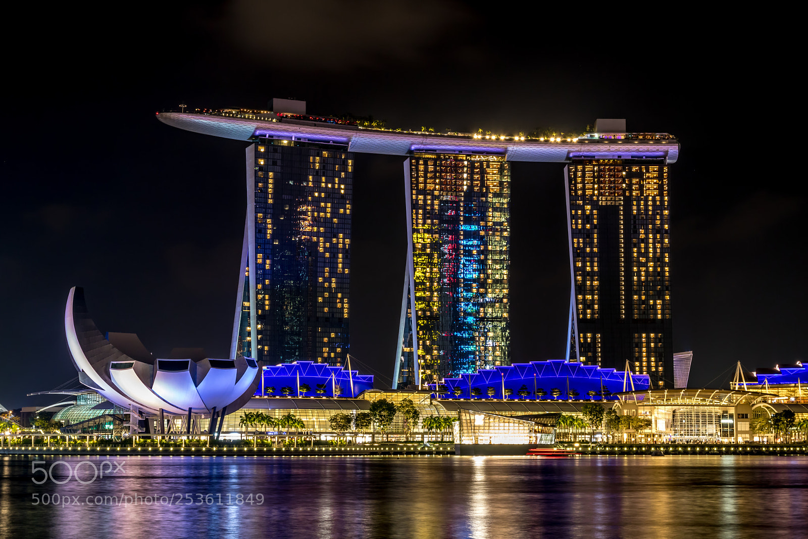 Canon EOS 750D (EOS Rebel T6i / EOS Kiss X8i) sample photo. Marina bay sands, singapore photography