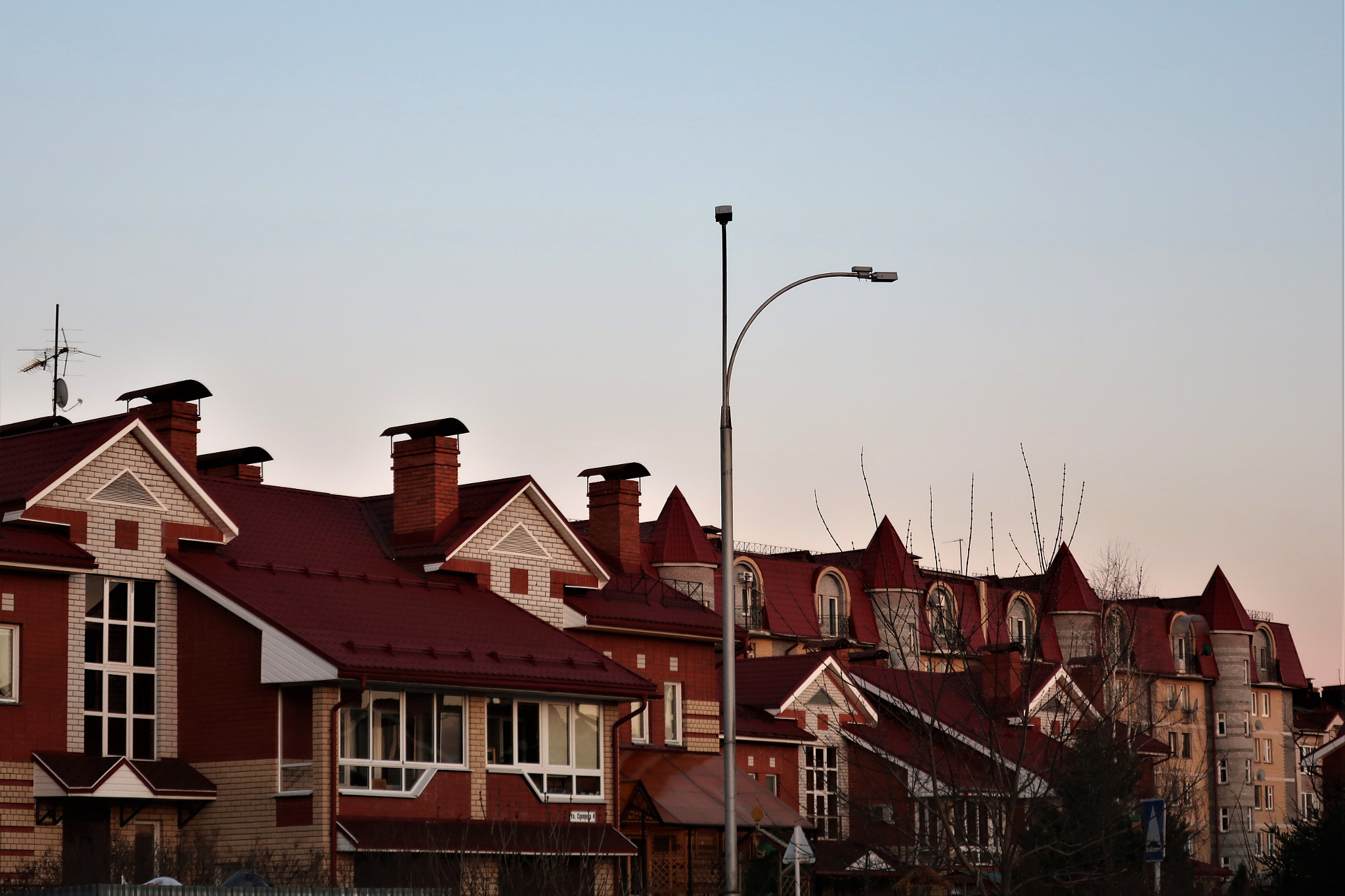 Canon PowerShot G9 X Mark II sample photo. -scarlet roofs- photography