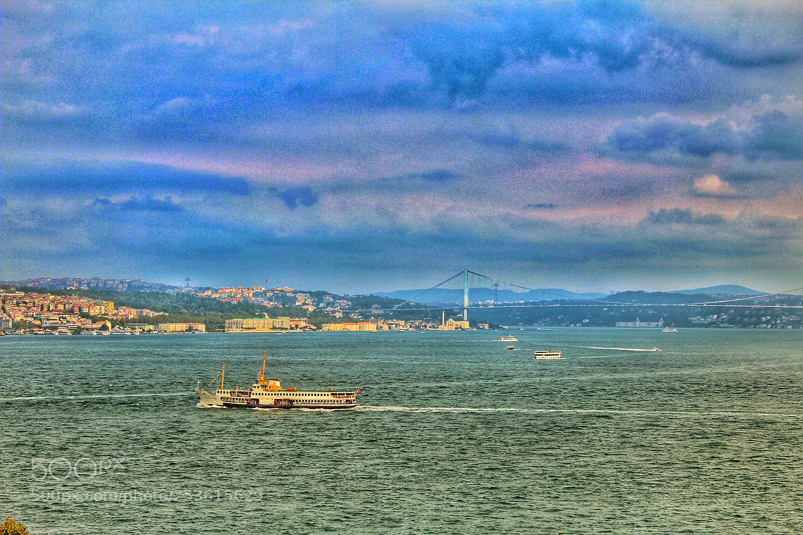 Canon EOS 600D (Rebel EOS T3i / EOS Kiss X5) sample photo. İstanbulscape photography