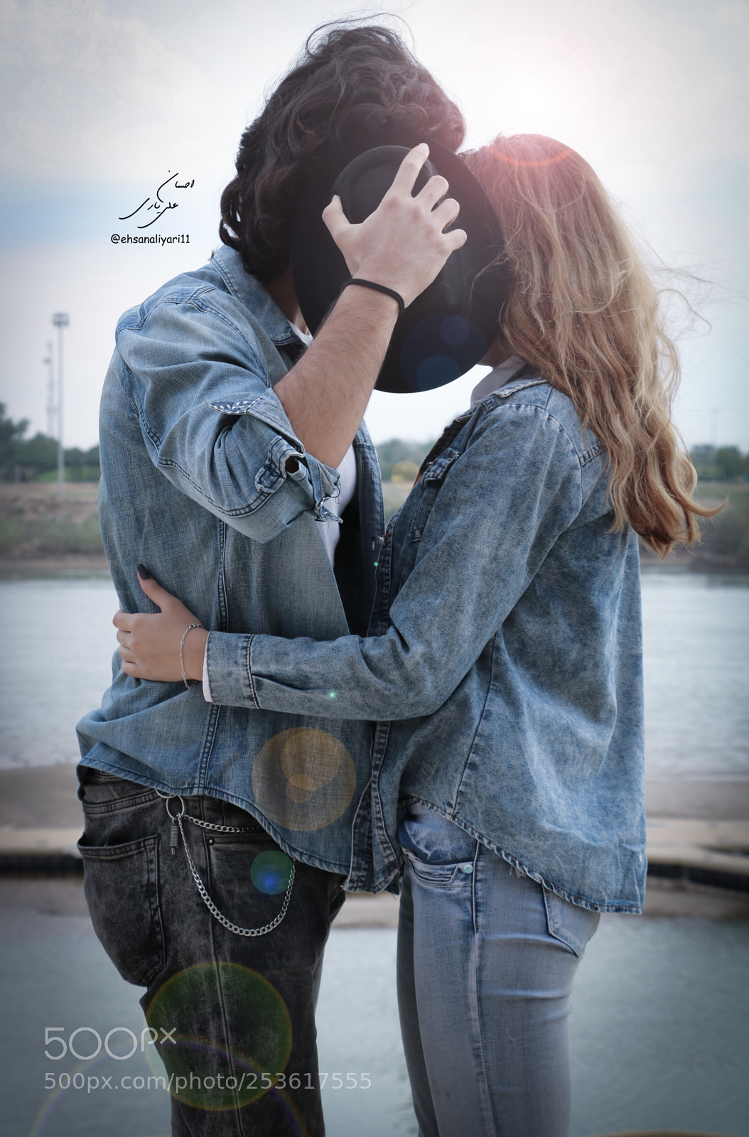 Canon EOS 750D (EOS Rebel T6i / EOS Kiss X8i) sample photo. A hidden kiss photography