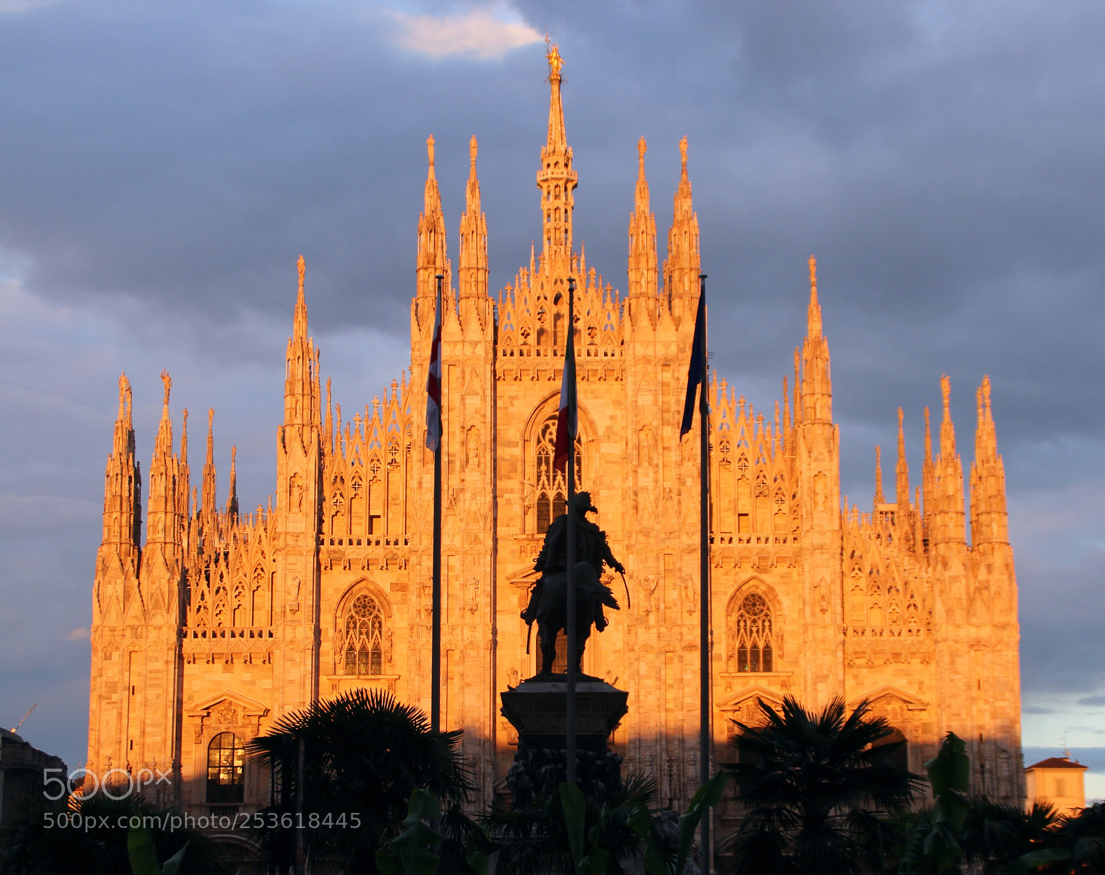 Canon EOS 70D sample photo. Milan cathedral in sunset photography