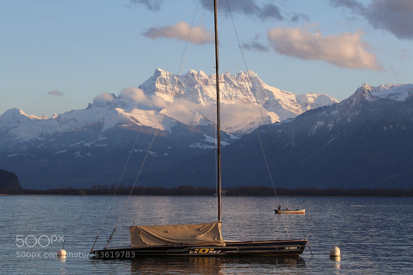 Canon EOS 7D Mark II sample photo. Snowy mountain above a photography