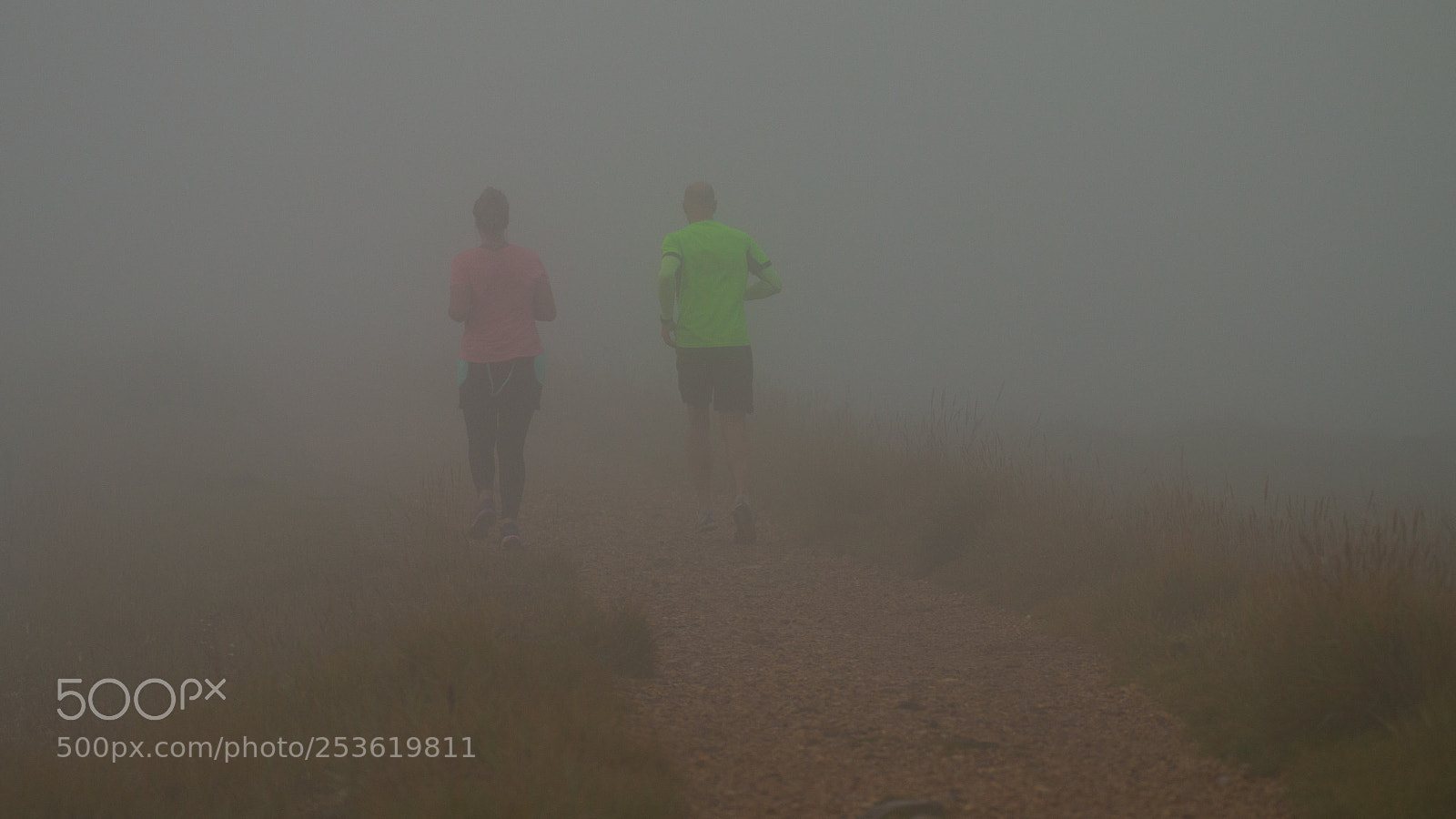 Canon EOS 70D sample photo. Foggy running photography