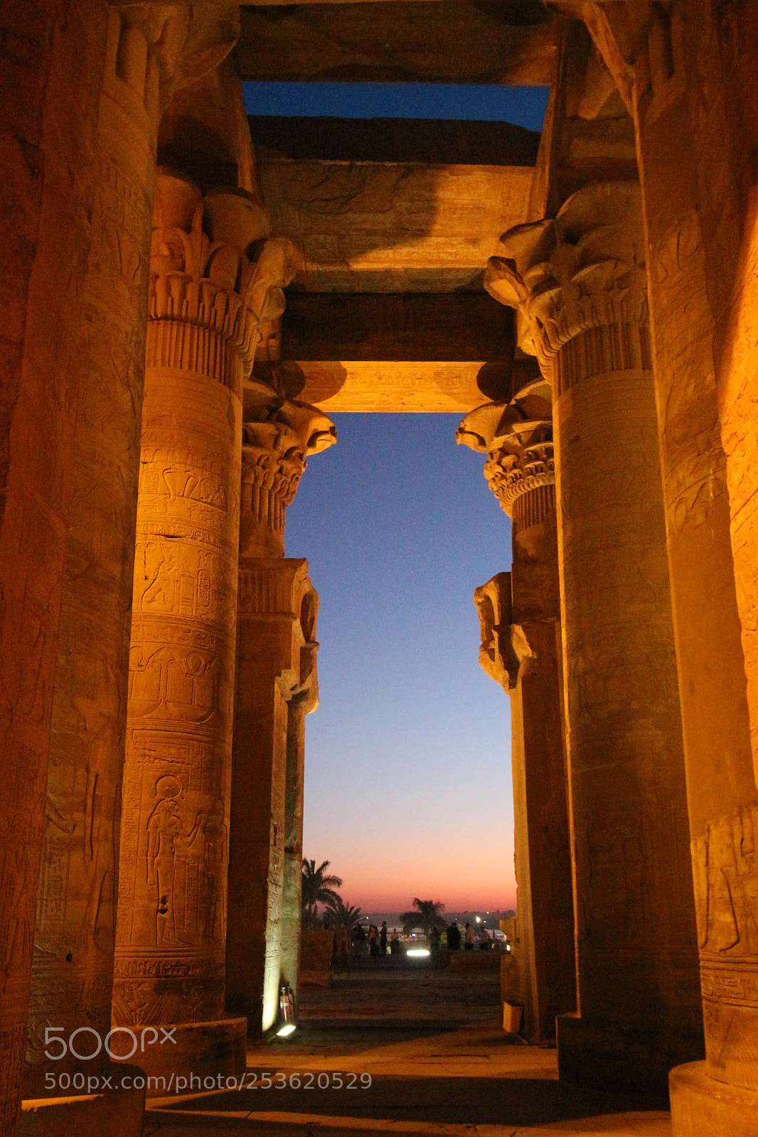 Canon EOS 700D (EOS Rebel T5i / EOS Kiss X7i) sample photo. Colonnade ogf kom ombo photography