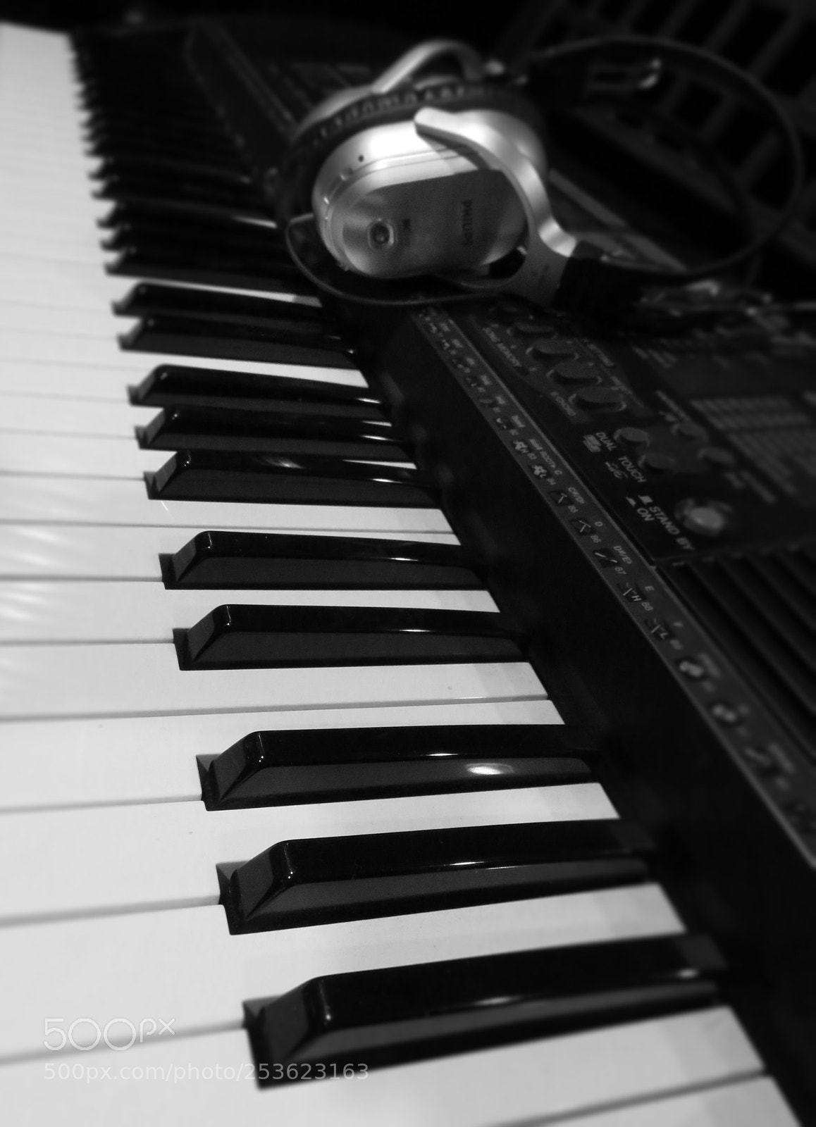 Canon PowerShot SX720 HS sample photo. Keyboard photography