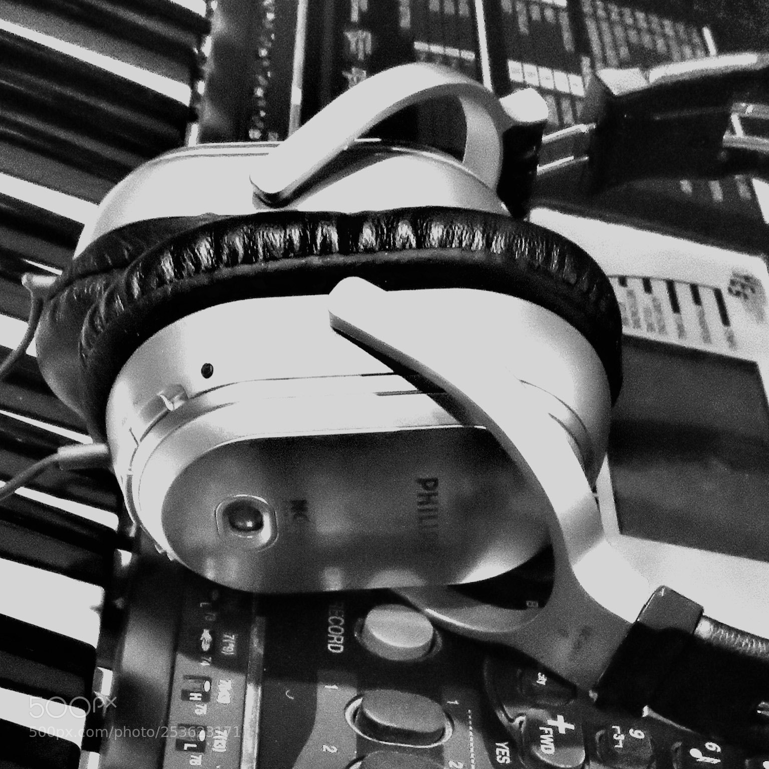 Canon PowerShot SX720 HS sample photo. Musica photography
