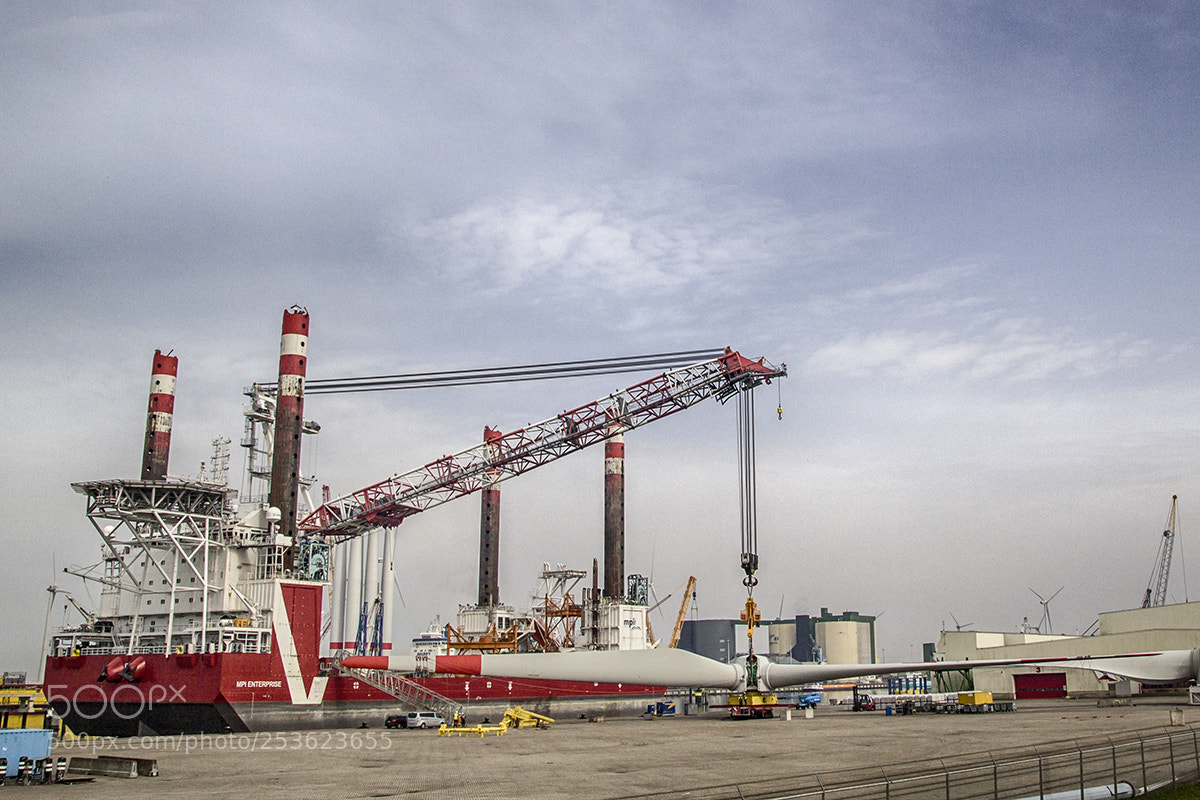 Canon EOS 60D sample photo. Heavy lifting, windmill blades photography