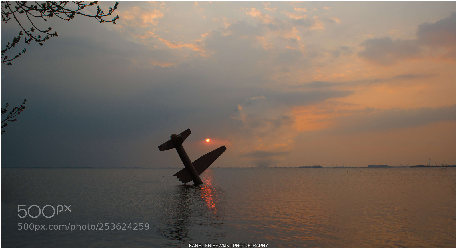 Nikon D5200 sample photo. War memorial harderwijk. photography
