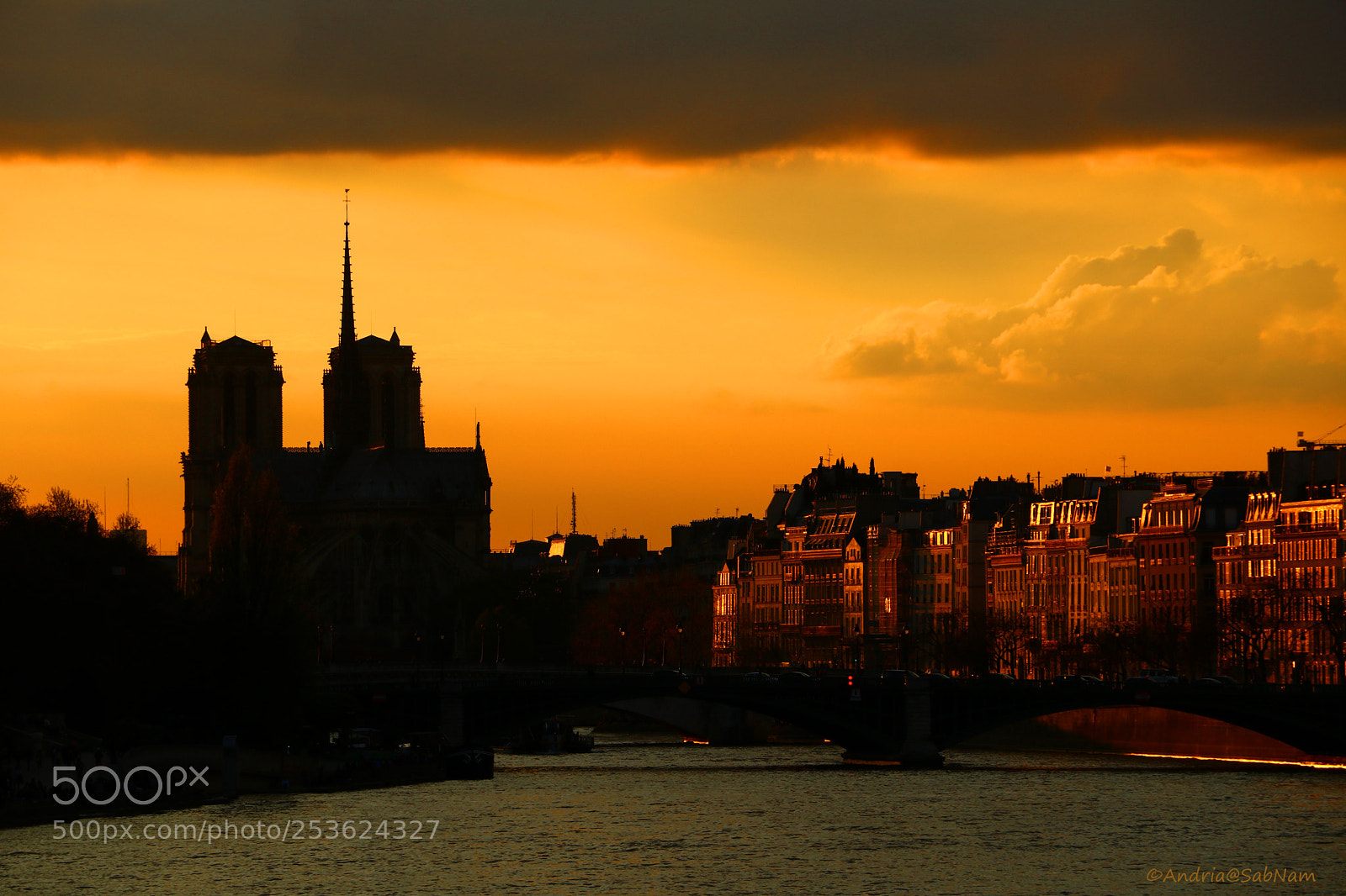Canon EOS 750D (EOS Rebel T6i / EOS Kiss X8i) sample photo. Cath drale notre dame photography