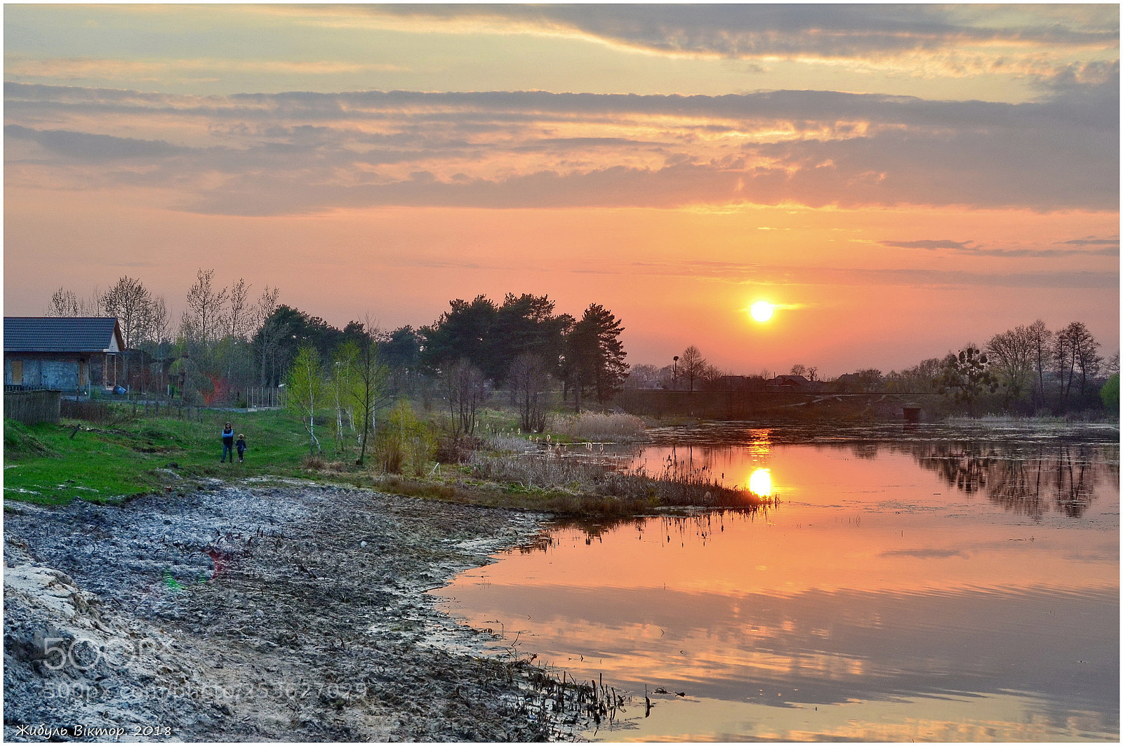 Nikon D5100 + Nikon AF-S DX Nikkor 35mm F1.8G sample photo. Бег за солнцем photography