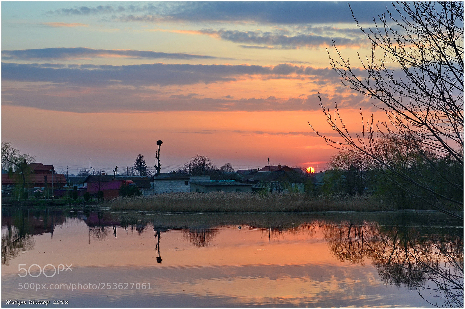 Nikon D5100 + Nikon AF-S DX Nikkor 35mm F1.8G sample photo. Бег за солнцем photography