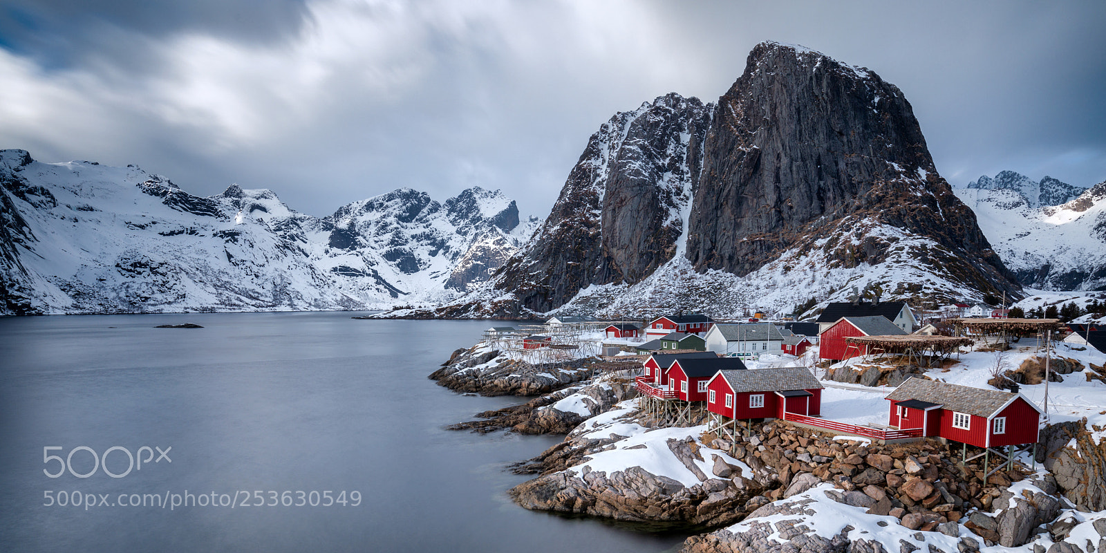 Canon EOS 5D Mark IV sample photo. Sea cabins in lofoten photography