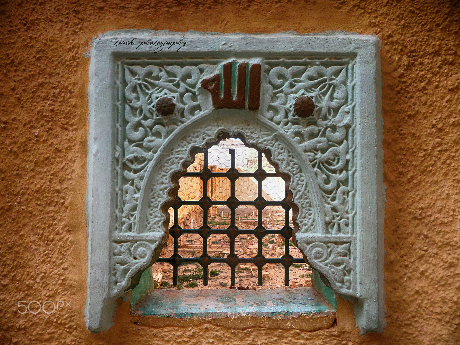 Samsung WB30F/WB31F/WB32F sample photo. A window on the cemetery photography