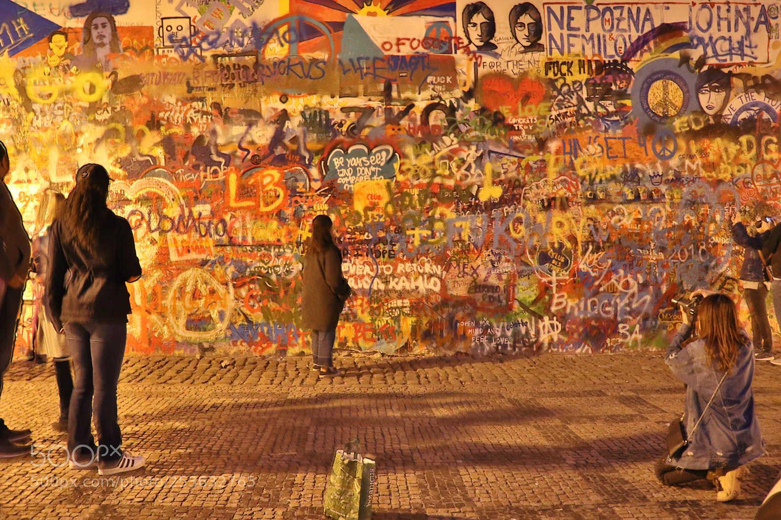 Canon EOS 200D (EOS Rebel SL2 / EOS Kiss X9) sample photo. John lennon wall prague photography