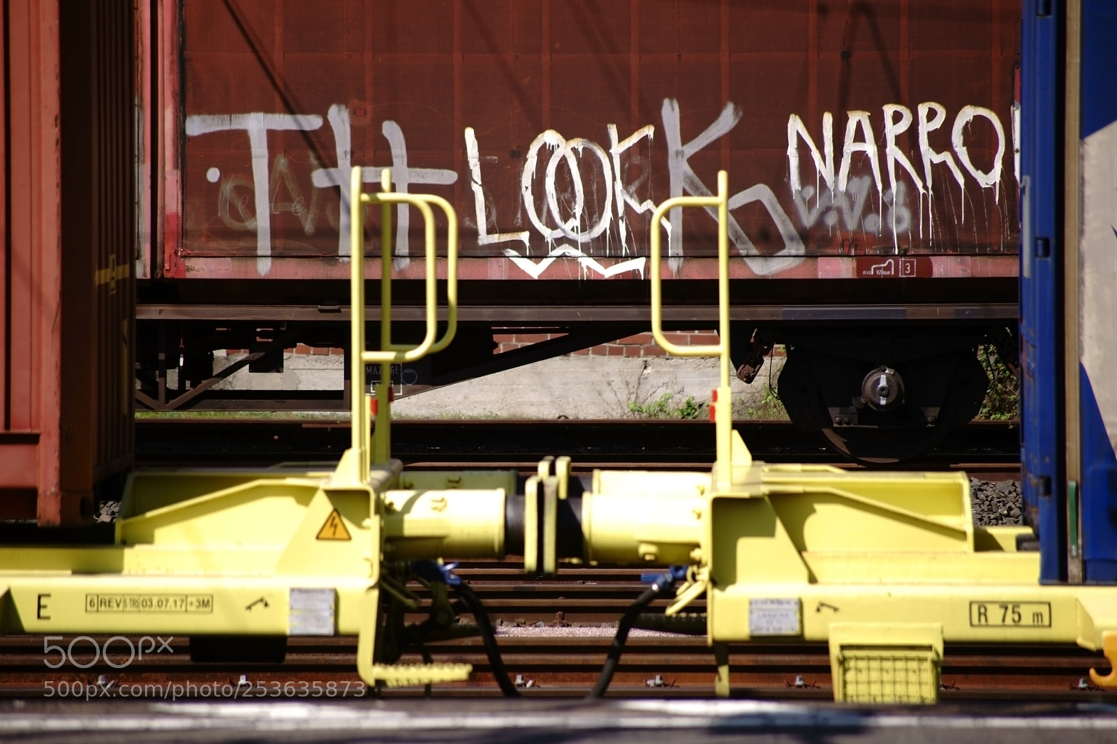 Sony a7 II sample photo. Tow-bar wagon photography