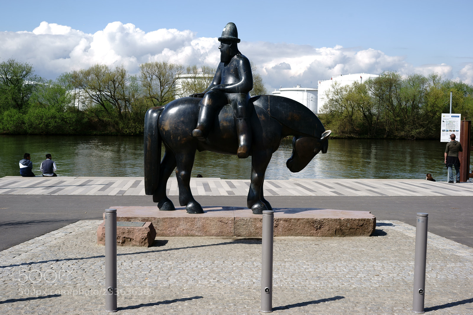 Sony a7 II sample photo. Sculpture horsemen with market photography