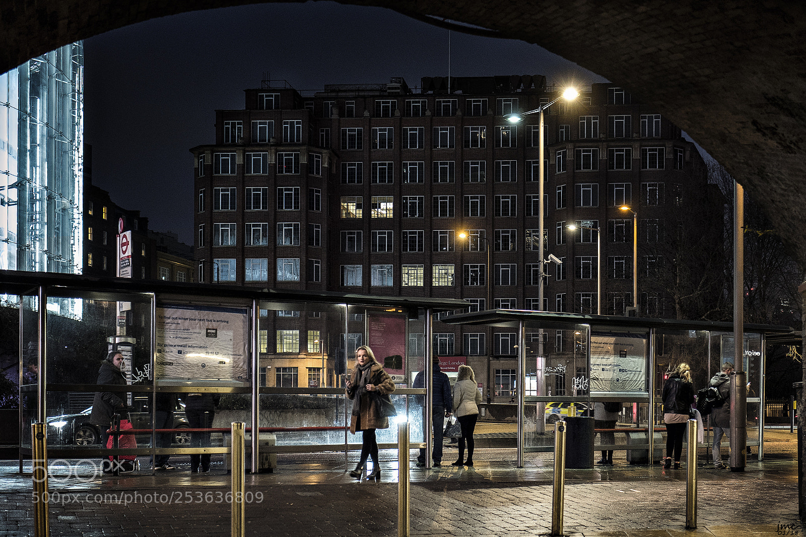 Leica Q (Typ 116) sample photo. Bus stop photography