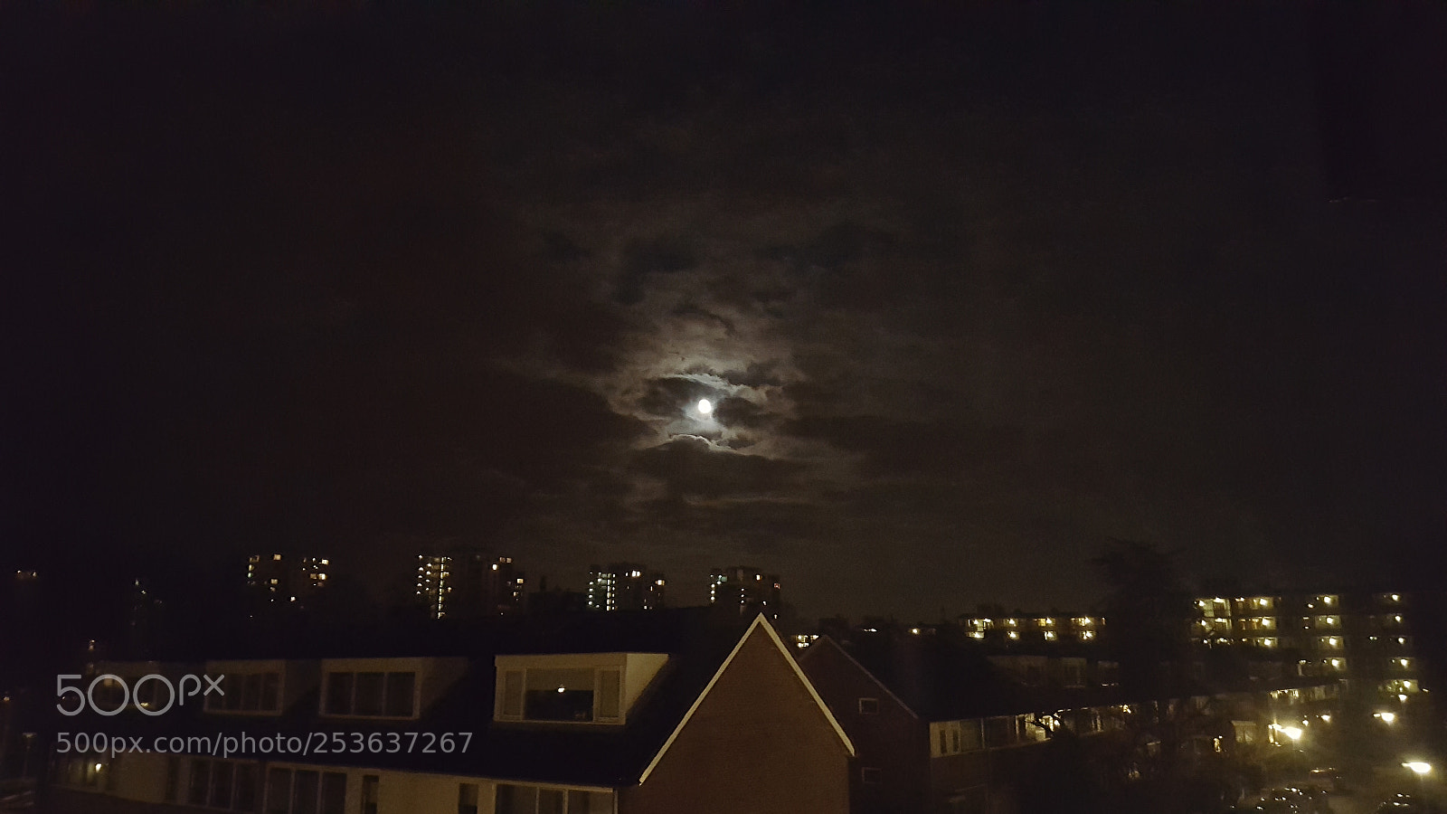 Samsung GALAXY S6 edge sample photo. Moonlight over the city photography