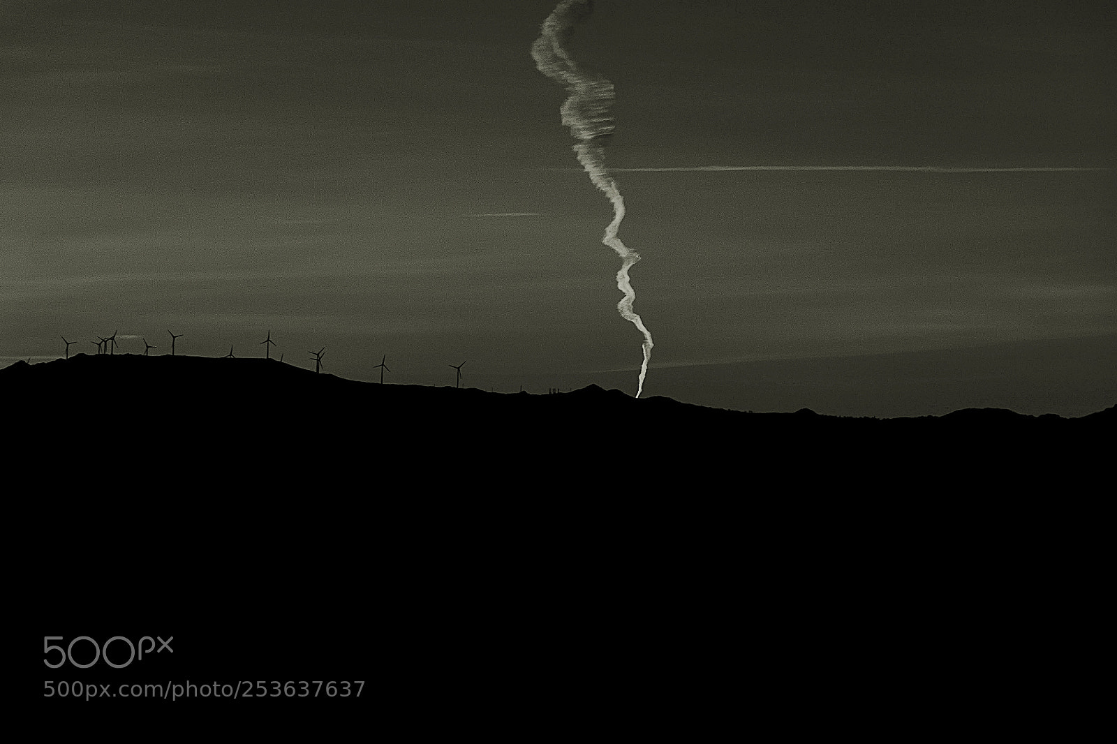 Canon EOS 500D (EOS Rebel T1i / EOS Kiss X3) sample photo. Smoke signals. photography