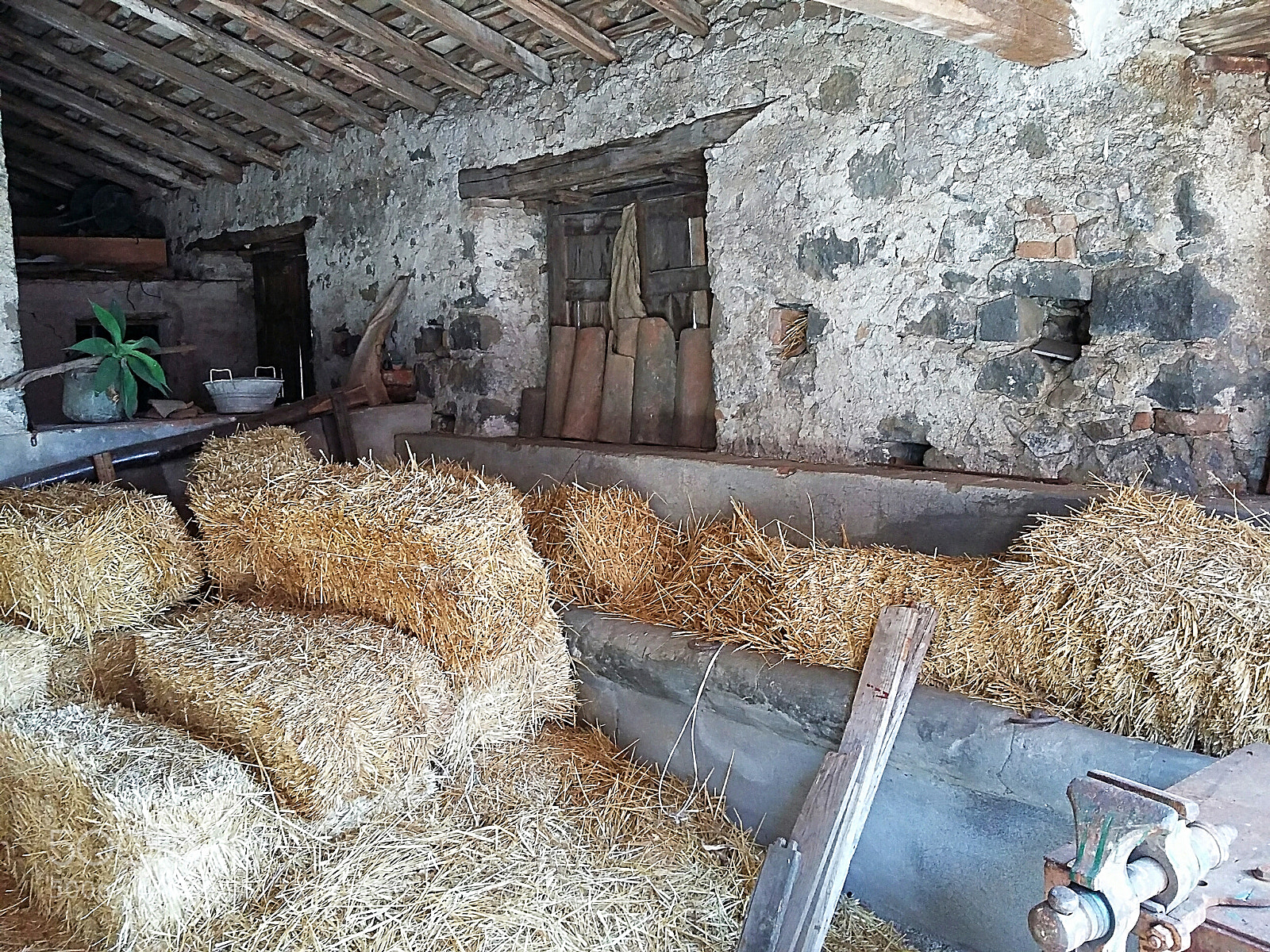 Samsung Galaxy Grand Prime sample photo. Barn in the sicilian photography