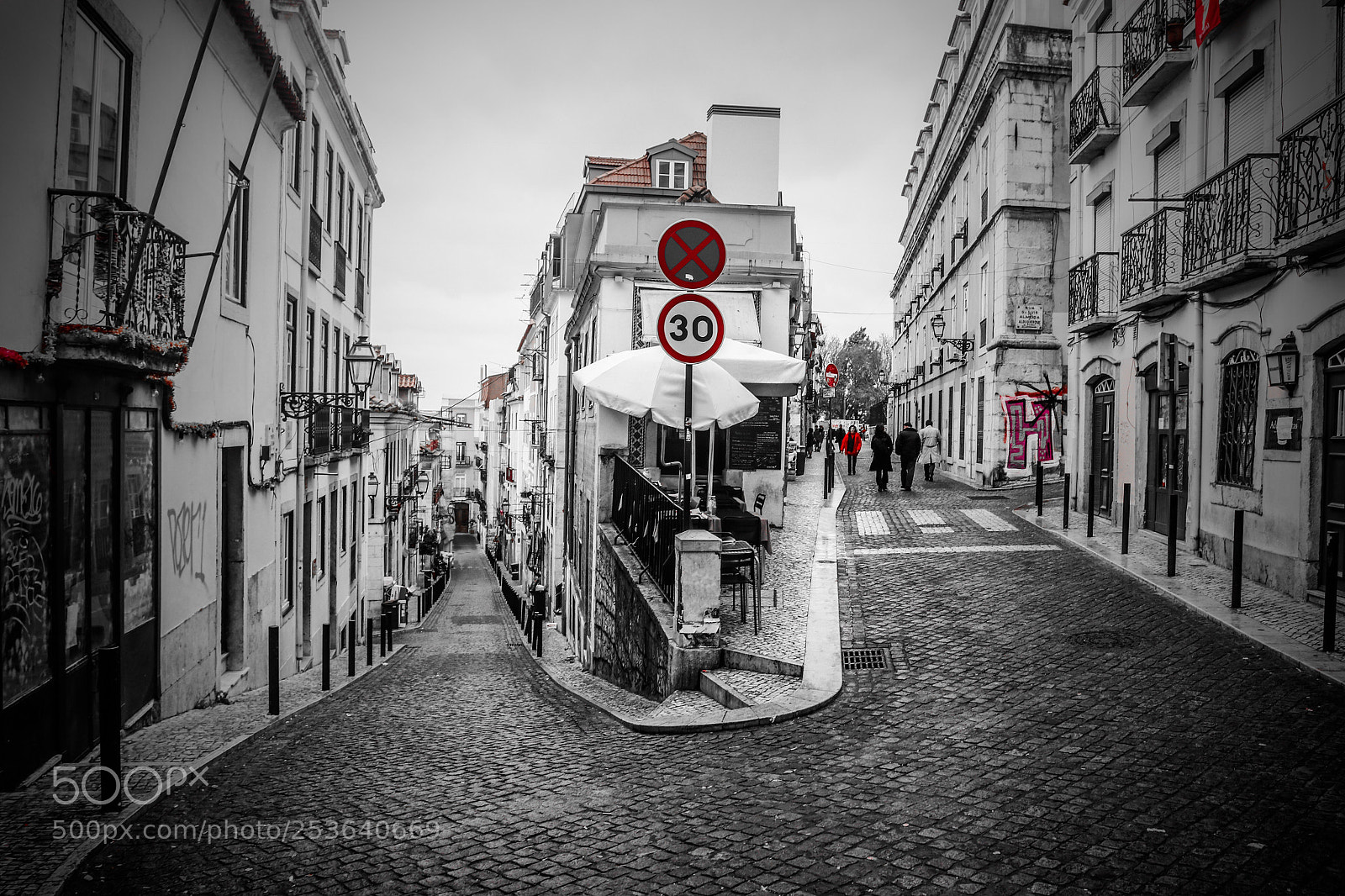 Canon EOS 80D sample photo. Lost in lisbon photography