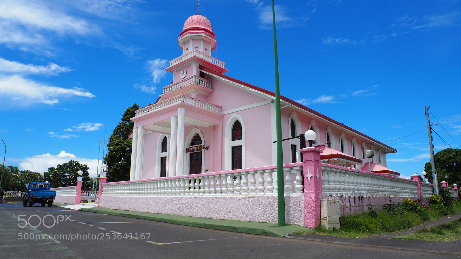 Olympus OM-D E-M10 II sample photo. Iglesia en tahiti photography