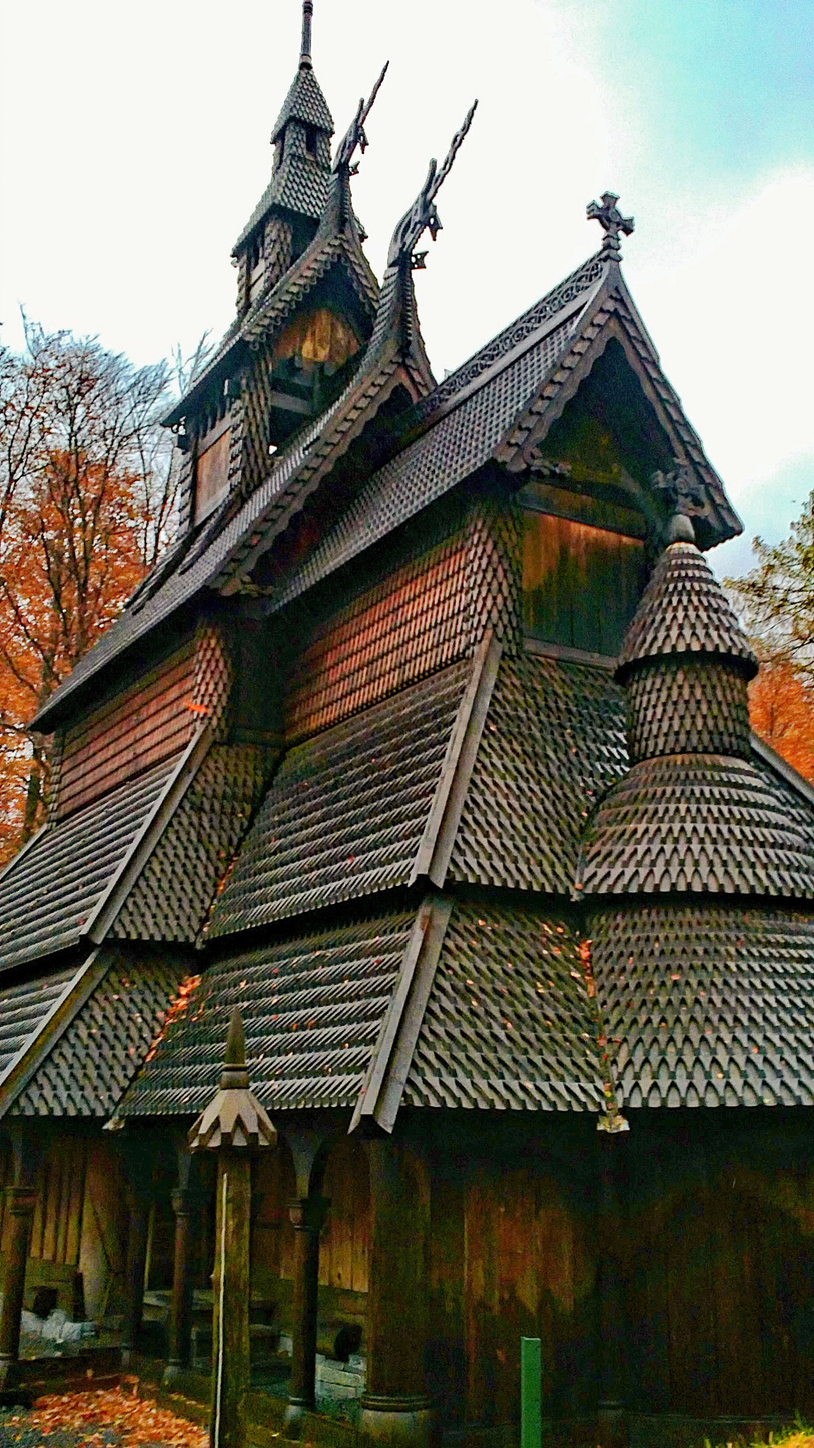 Sony Ericsson U5i sample photo. Viking temple photography